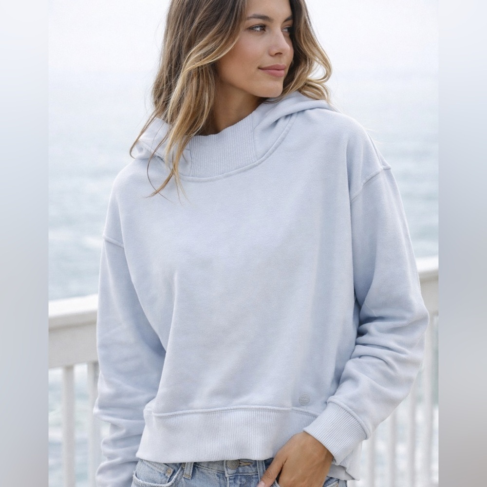 Apana XS powder blue hoodie excellent condition